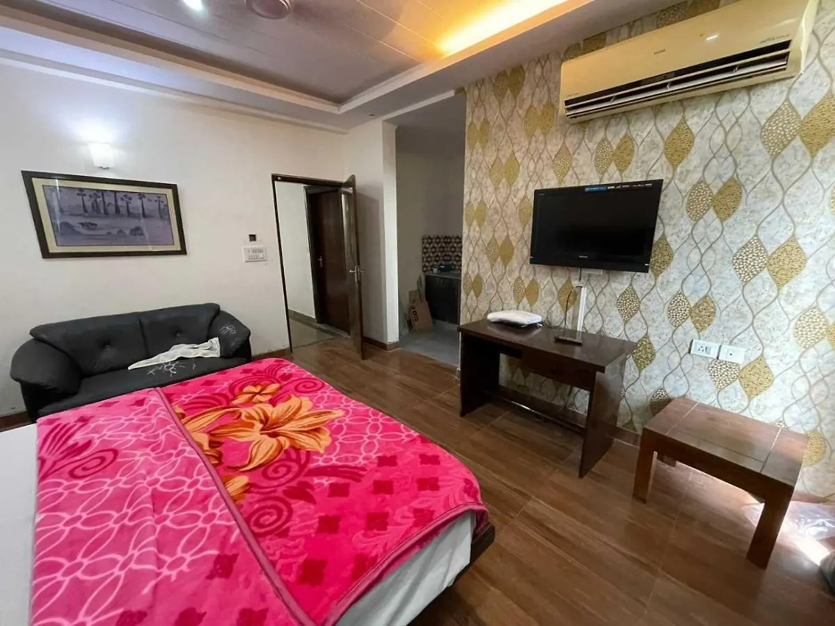 Hotel O Satguru Guest House Near Omaxe Celebration Mall Gurgaon 3*,