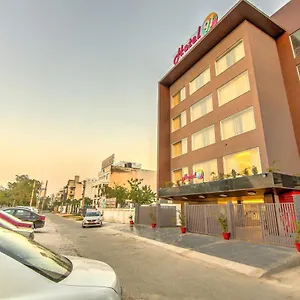 Hotel 91 Huda Centre, Gurgaon